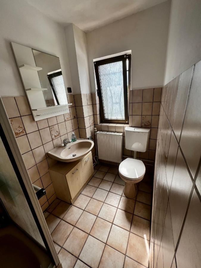 Praktisches Zimmer Im Grossen Haus Mit Garten Düsseldorf Exteriér fotografie