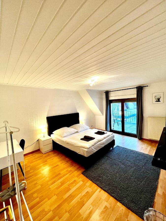 Praktisches Zimmer Im Grossen Haus Mit Garten Düsseldorf Exteriér fotografie